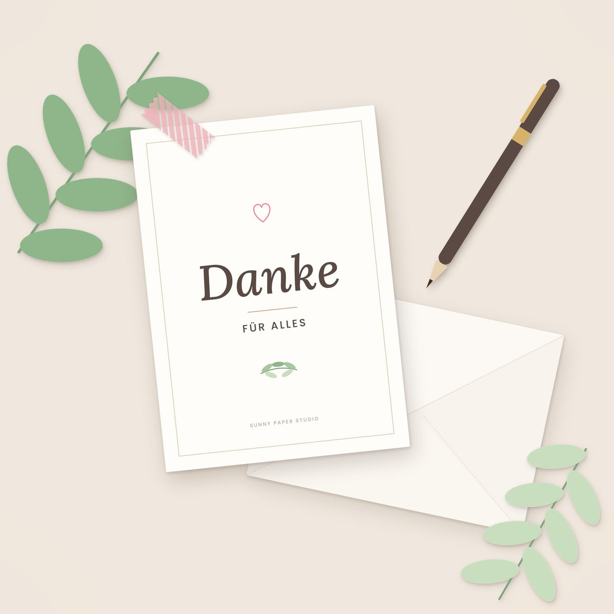 Dankeskarte minimalistisch auf dem Schreibtisch mit Stift