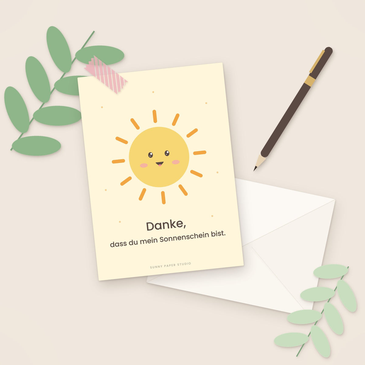 Dankeskarte Sonne auf dem Schreibtisch mit Stift