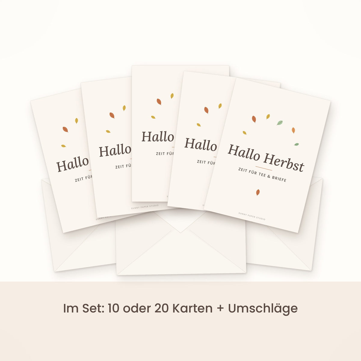 Herbstkarte minimalistisch im Set gefächert mit Umschlägen